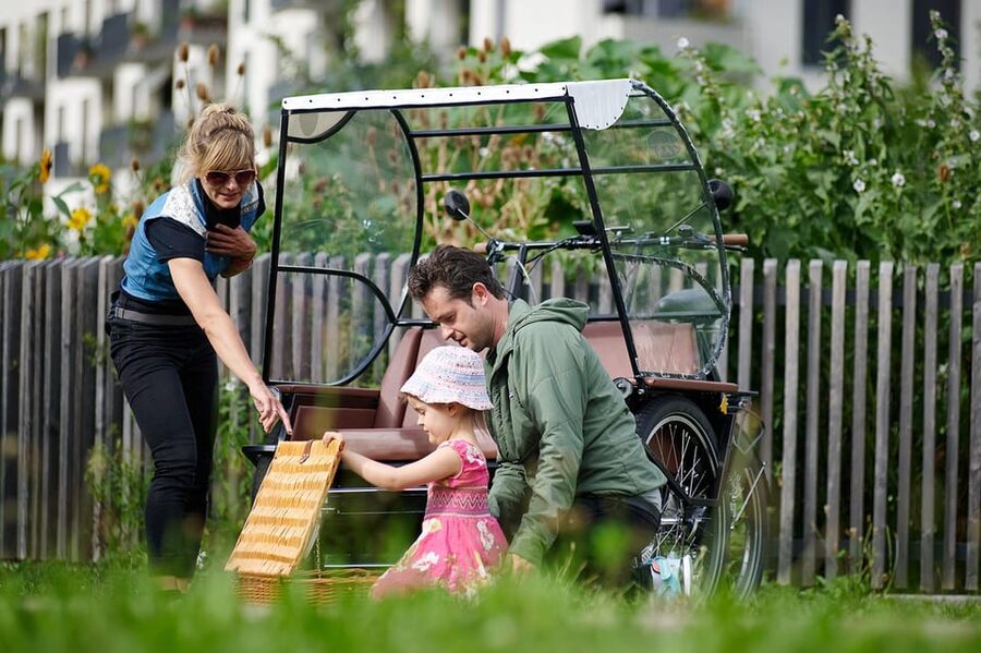 Munich: Day-rent rickshaw and explore Munich yourself - Adding Olympic Park to the circuit