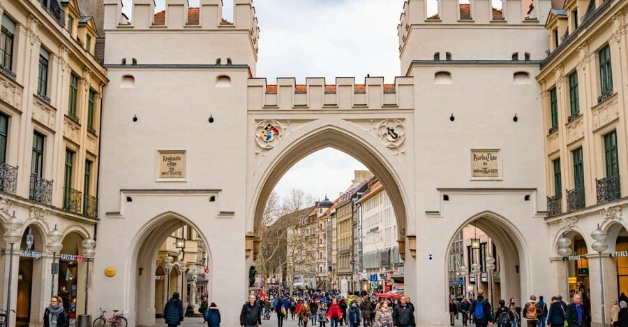 Munich: Old Town Walking Tour in Spanish - Key points to know before booking