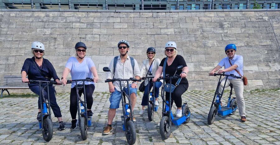Munich: Top Sights Guided E-Scooter Tour - From Friedensengel to the Maximilianeum