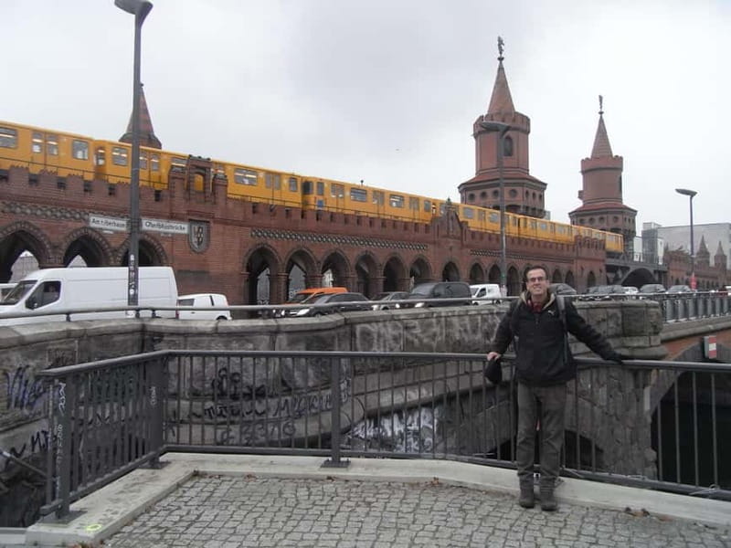 Private Alternative Berlin Tour -Murals, Graffiti and Squats - Berlin’s alternative story, from cheap rooms to street art