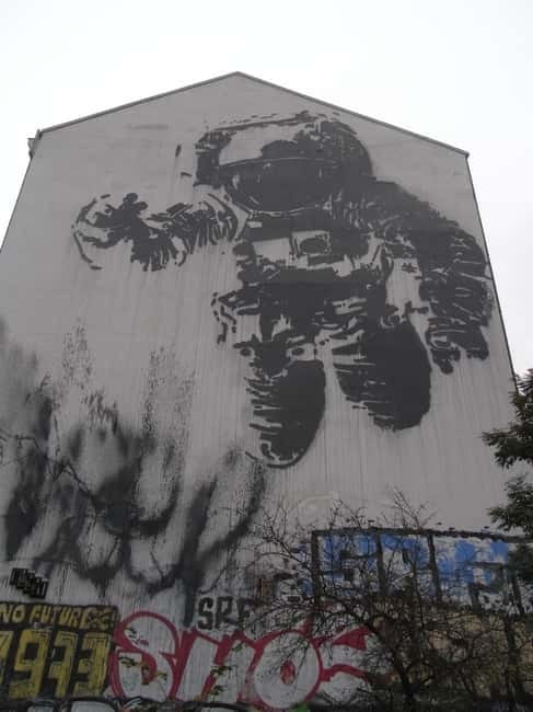 Private Alternative Berlin Tour -Murals, Graffiti and Squats - Why the private group format matters