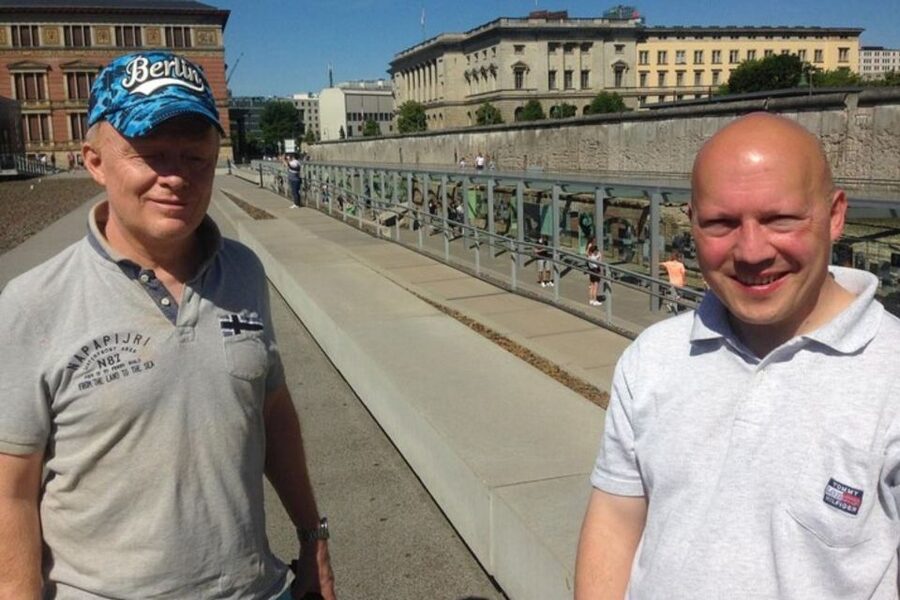 Private custom tour with a local guide Berlin - Choosing between two, six, and eight hours