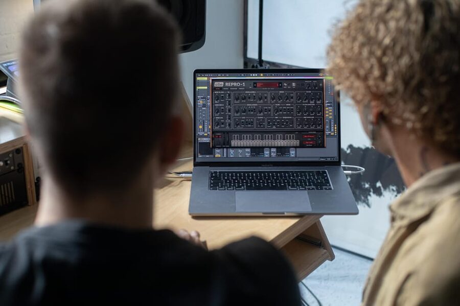 Produce Techno and House Music in Berlin - Why This Studio Session Fits Berlin