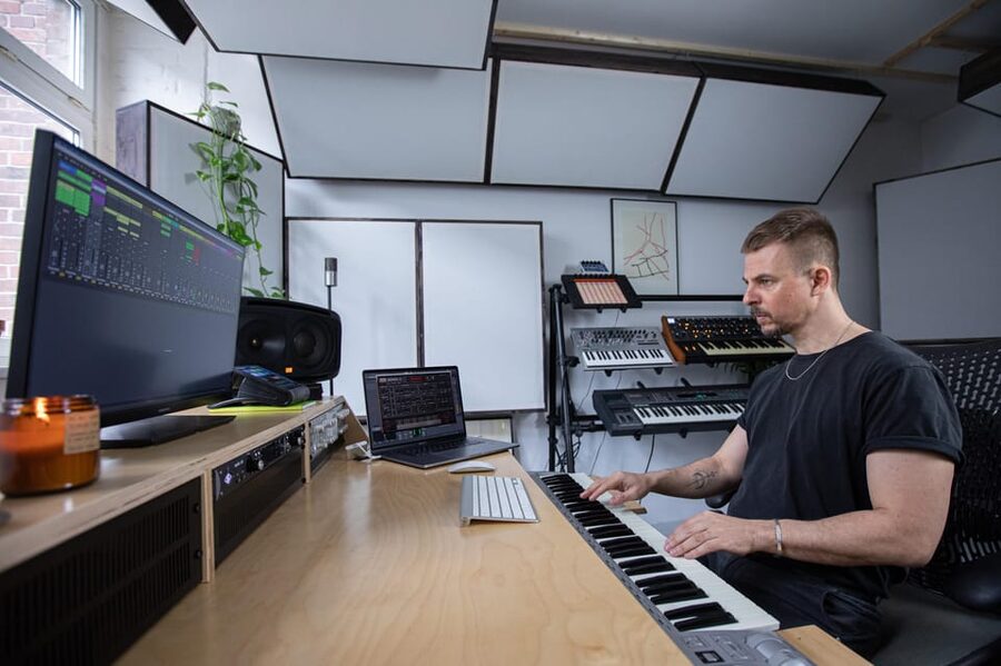 Produce Techno and House Music in Berlin - Turning Loops Into a Track