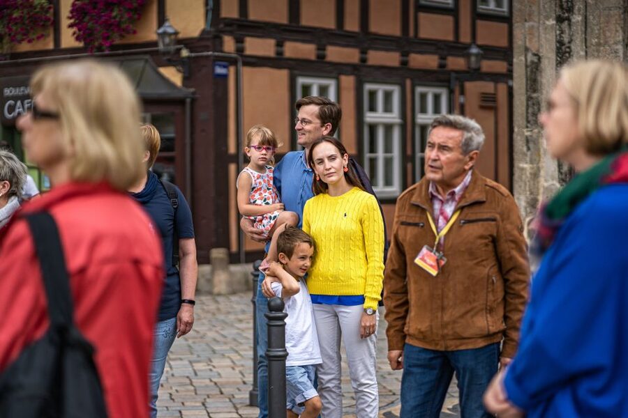Quedlinburg: Guided City Highlights Walking Tour - Starting at the Market Square