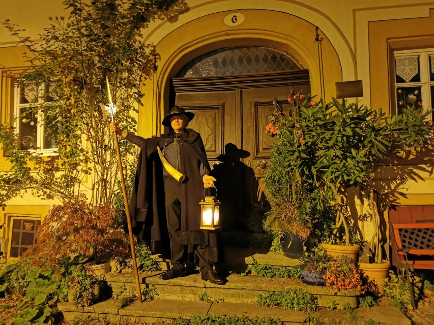Rothenburg: Private Night Watchman Tour - Meeting the watchman at St. James Church