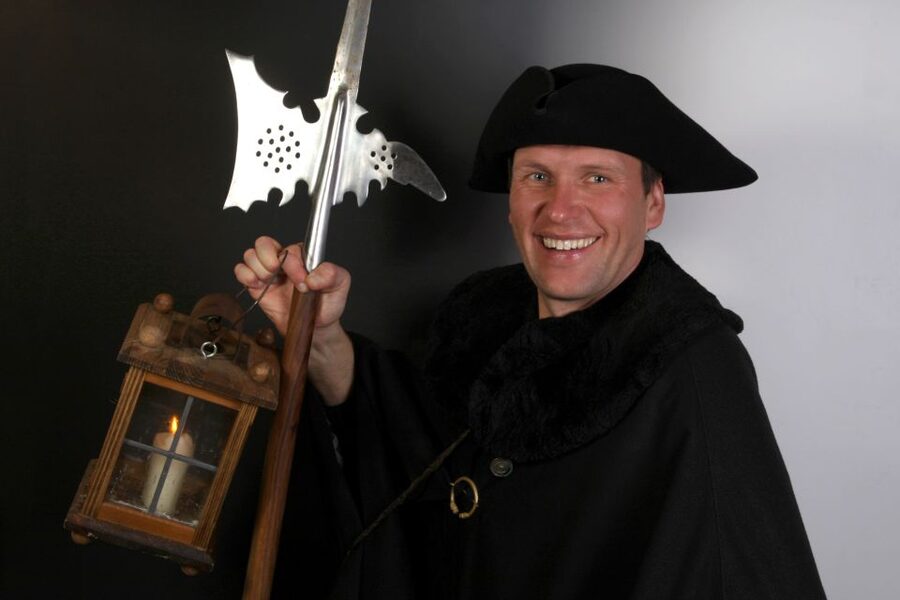 Rothenburg: Private Night Watchman Tour - Guide style, language, and family appeal