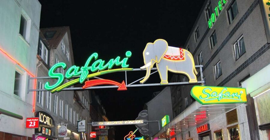 St. Pauli: Daytime Tour - Reeperbahn: Hamburg’s famous entertainment mile