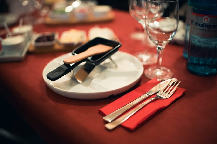 Stuttgart: Raclette Evening - How the raclette buffet works for your table