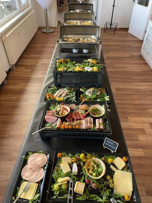 Stuttgart: Winter Sunday Brunch Buffet - 10 a.m. to noon: the breakfast buffet
