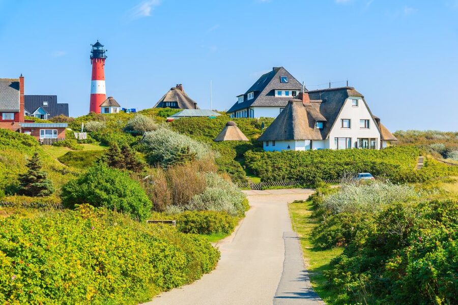 Sylt: Guided Island Tour by Bus with Sylt Highlights - What the German guide adds
