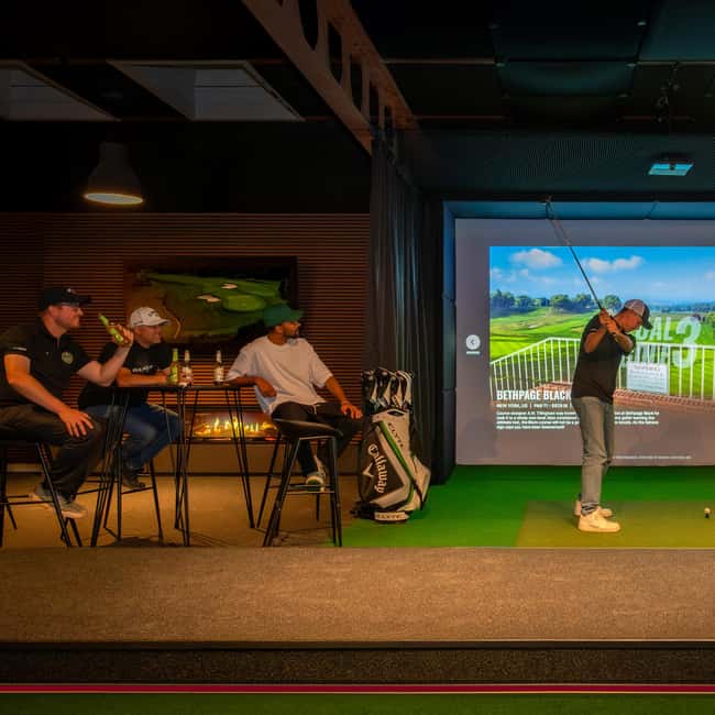 The Ultimate Berlin Golf Bar for Groups, Games & Good Times - What happens during a one-hour session