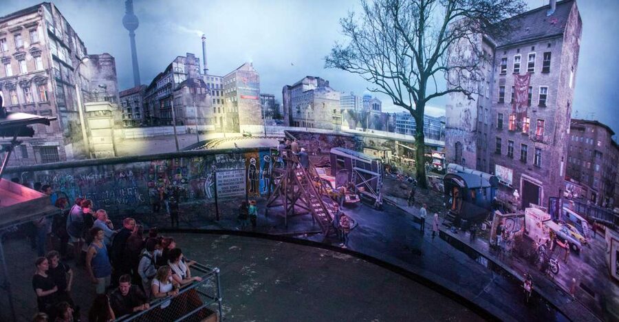 THE WALL: asisi Panorama Berlin Ticket - Why the Wall feels both mundane and frightening